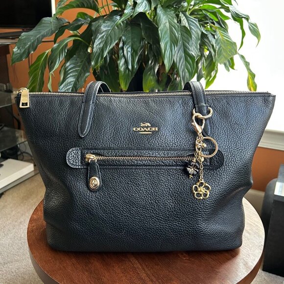 ABSTRACT FLOWER Bag Charm Black and Gold Tone 🌺 - Picture 4 of 10